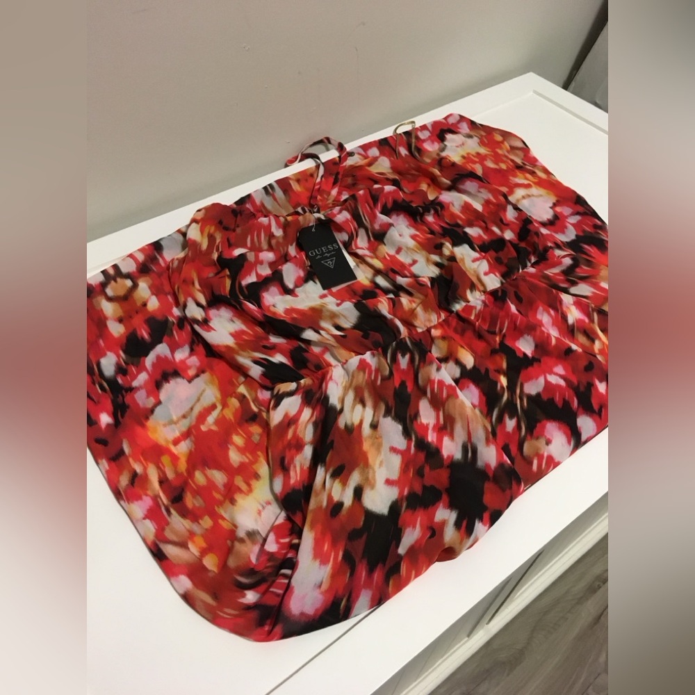 🆕GUESS - M - NWT - RED MULTI CHIFFON HIGH-LO / MAXI DRESS - Picture 15 of 16